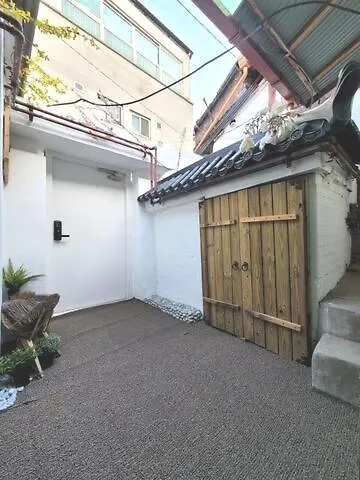 Hanok House Station Apartamento Seúl